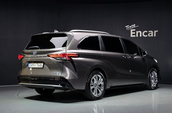 Toyota Sienna 2.5 Hybrid 2WD — пробег 58 866 км — фото 2 из 5