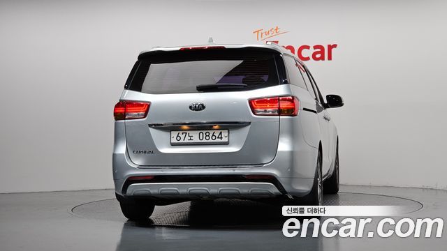 Kia Carnival из Кореи Encar