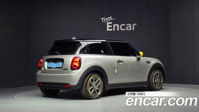 Mini Cooper SE Electric 3rd — пробег 18 609 км — фото 2 из 5