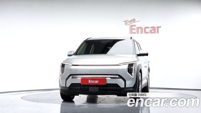 Kia EV3 Long Range 2WD Earth — пробег 5 183 км — фото 3 из 5