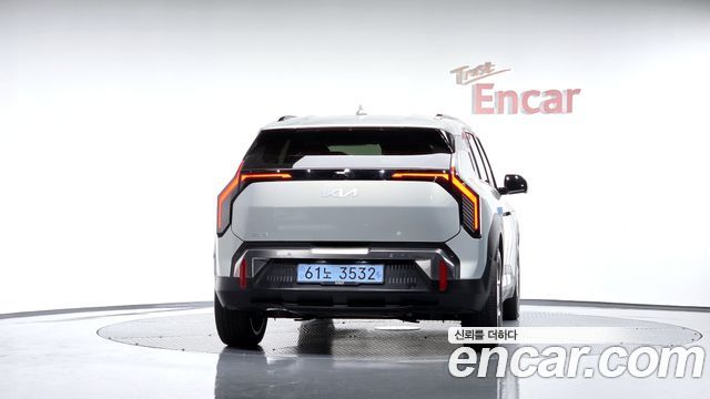 Kia EV3 Long Range 2WD Earth — пробег 5 183 км — фото 4 из 5