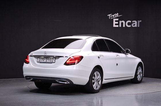 Mercedes-Benz C-Class C220 d Avantgarde — пробег 58 810 км — фото 2 из 5