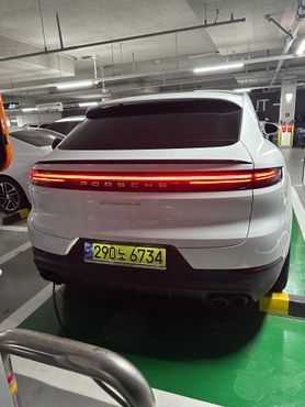 Porsche Cayenne 3.0 E-Hybrid Coupe — пробег 13 000 км — фото 2 из 5