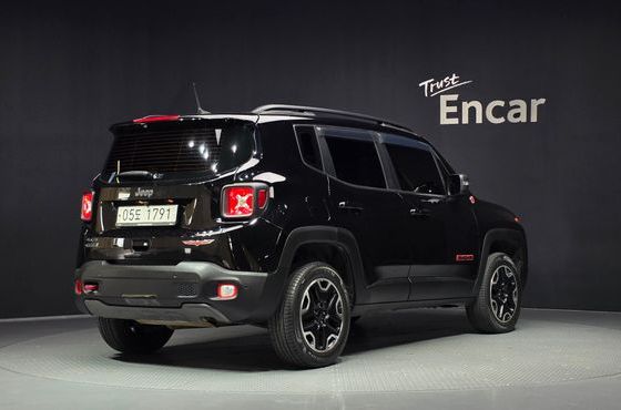 Jeep Renegade 2.0 Diesel Tailhawk AWD — пробег 90 849 км — фото 2 из 5