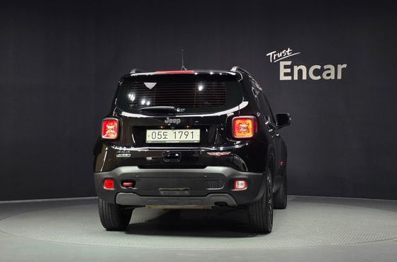 Jeep Renegade 2.0 Diesel Tailhawk AWD — пробег 90 849 км — фото 4 из 5