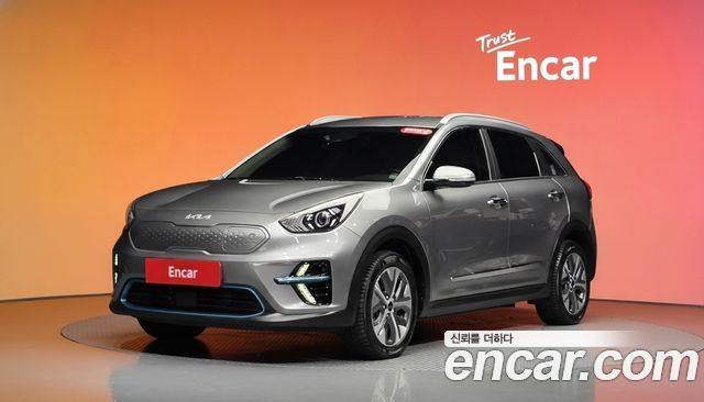 Kia Niro Prestige — пробег 88 617 км — фото 1 из 5