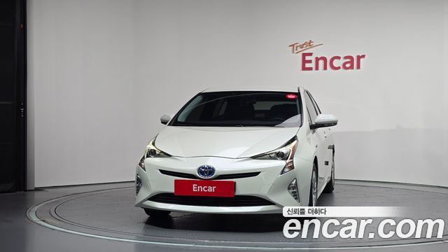 Toyota Prius из Кореи Encar