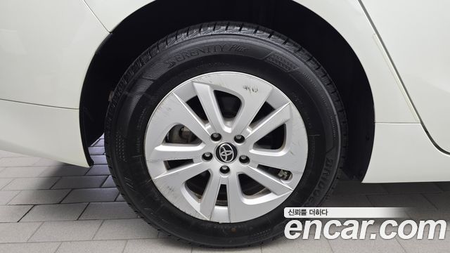 Toyota Prius из Кореи Encar