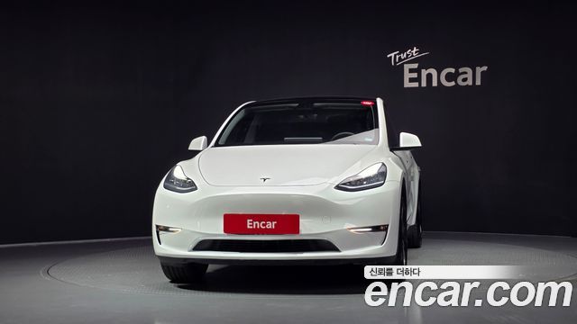 Tesla Model Y Standard Range RWD — пробег 71 606 км — фото 3 из 5