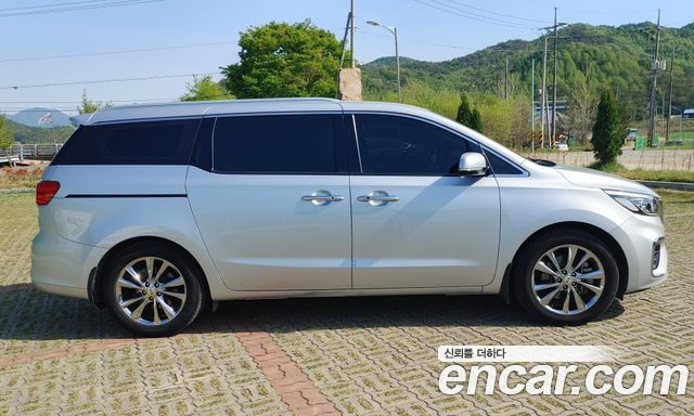 Kia Carnival из Кореи Encar