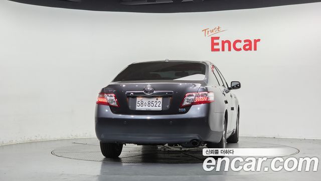 Toyota Camry Hybrid — пробег 76 313 км — фото 4 из 5