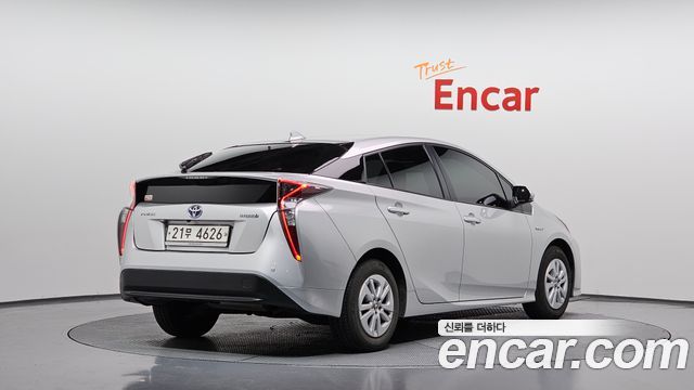 Toyota Prius из Кореи Encar