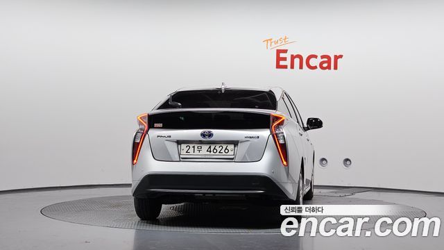 Toyota Prius из Кореи Encar