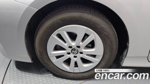 Toyota Prius из Кореи Encar