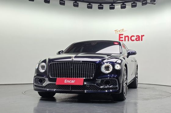 Bentley Flying Spur 4.0 Azure — пробег 30 921 км — фото 3 из 5