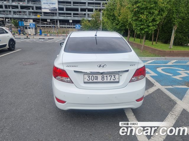 Hyundai Accent 1.4 VVT Premier — пробег 76 477 км — фото 5 из 5