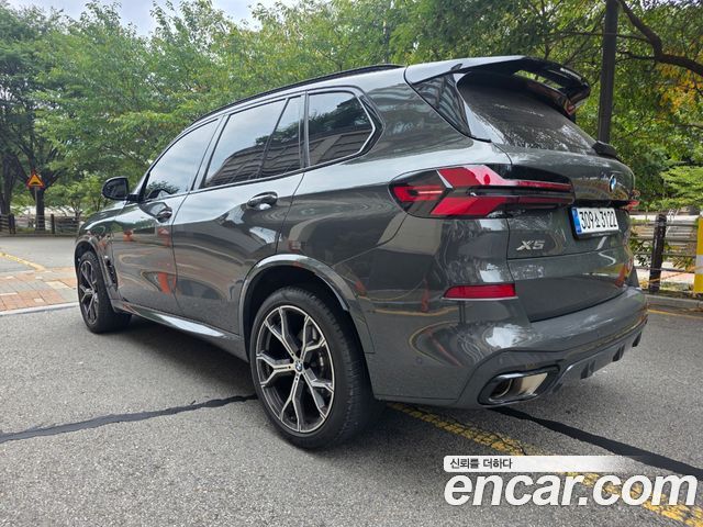 BMW X5 xDrive 40i M Sport — пробег 10 100 км — фото 4 из 5
