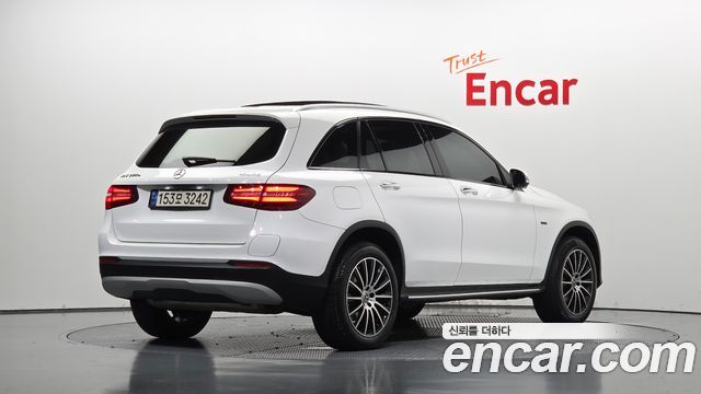 Mercedes-Benz GLC-Class GLC350e 4MATIC Premium — пробег 78 290 км — фото 2 из 5