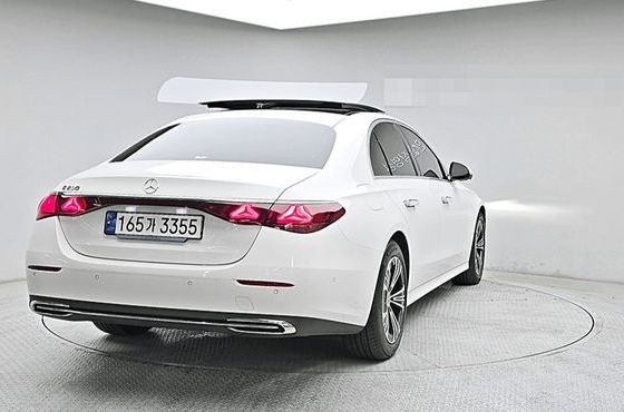 Mercedes-Benz E-Class E200 Avantgarde — пробег 16 750 км — фото 2 из 5