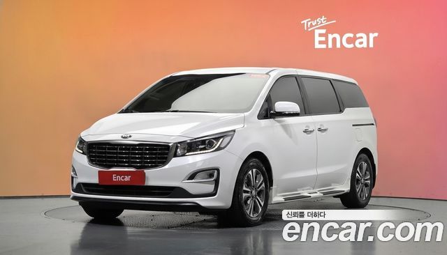 Kia Carnival 11-Seater Deluxe — пробег 189 121 км — фото 1 из 5