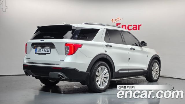 Ford Explorer 2.3 LimIted 4WD — пробег 56 928 км — фото 2 из 5