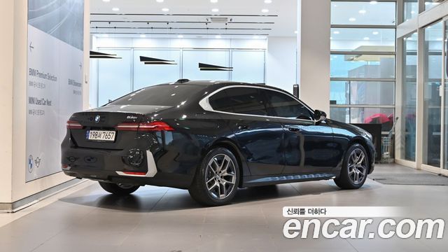 BMW 5-Series 530i xDrive — пробег 25 552 км — фото 2 из 5