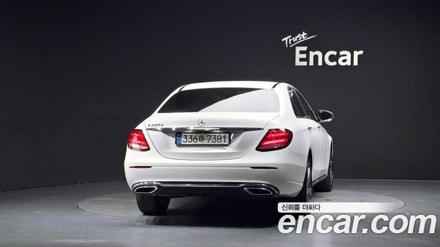 Mercedes-Benz E-Class из Кореи Encar