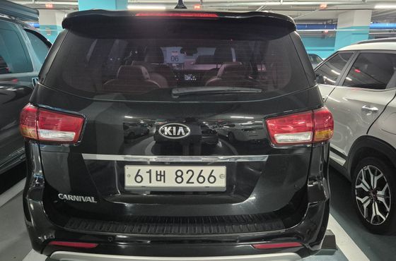 Kia Carnival 9-seater Prestige — пробег 233 480 км — фото 4 из 5