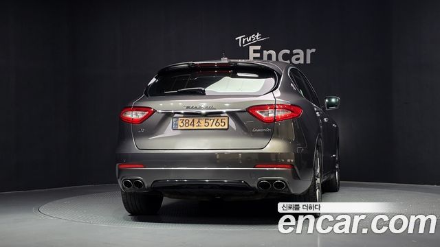 Maserati Levante из Кореи Encar