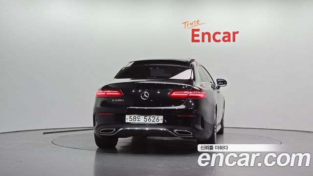 Mercedes-Benz E-Class из Кореи Encar