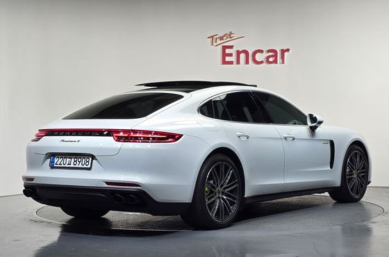 Porsche Panamera 2.9 AWD E-Hybrid — пробег 108 333 км — фото 2 из 5
