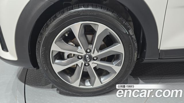 Kia Stonic из Кореи Encar