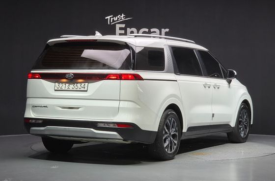 Kia Carnival Diesel 9-Seater Prestige — пробег 94 144 км — фото 2 из 5