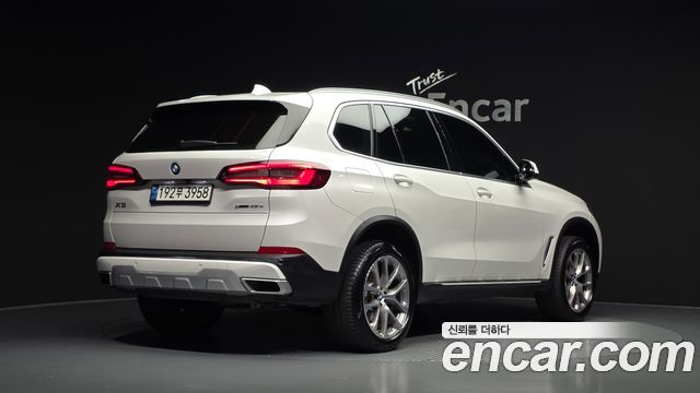 BMW X5 xDrive 45e xLine — пробег 143 504 км — фото 2 из 5