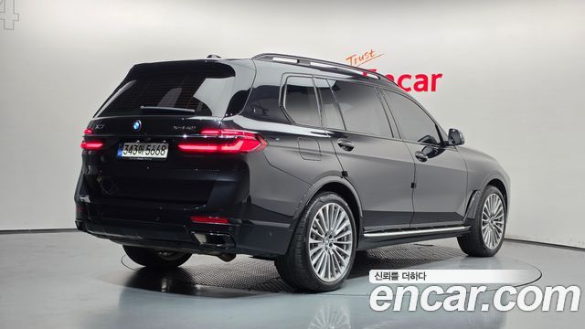 BMW X7 xDrive 40i Design Pure Excellence 7-Seater — пробег 53 391 км — фото 2 из 5