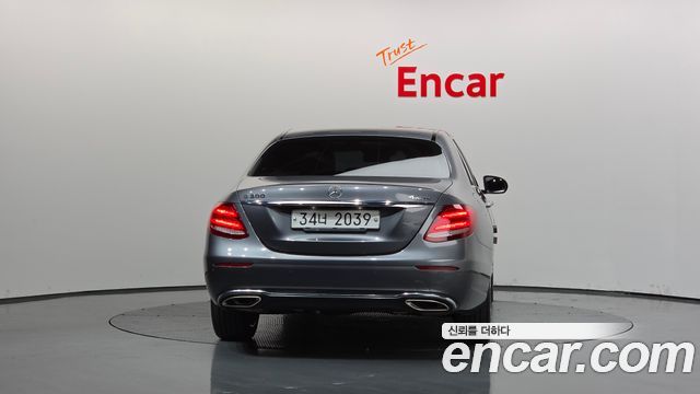 Mercedes-Benz E-Class из Кореи Encar