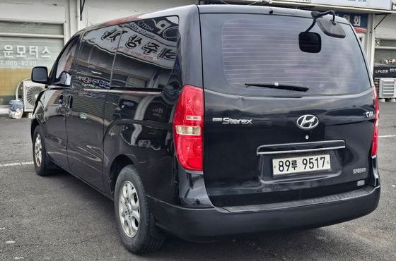 Hyundai Starex 5-Seater VAN CVX Luxury — пробег 158 840 км — фото 4 из 5