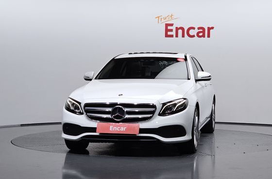 Mercedes-Benz E-Class E220d Avantgarde — пробег 91 610 км — фото 3 из 5