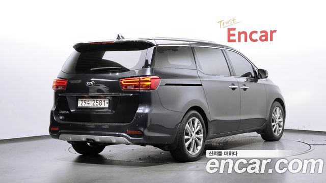 Kia Carnival Gasoline 9-Seater Noblesse Special — пробег 165 349 км — фото 2 из 5