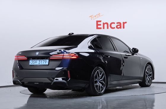 BMW i5 eDrive 40 M Sport — пробег 78 110 км — фото 2 из 5