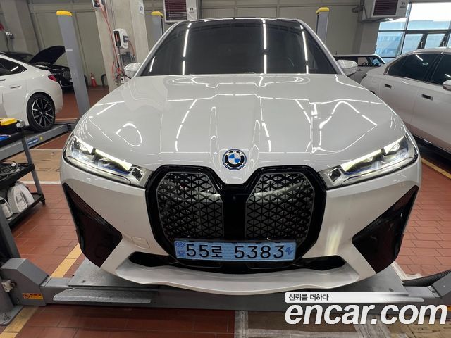 BMW iX xDrive50 Sports Plus — пробег 55 680 км — фото 1 из 5