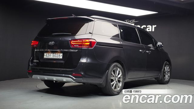 Kia Carnival 9-Seater Prstige — пробег 206 335 км — фото 2 из 5