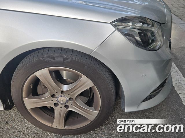 Mercedes-Benz E-Class E250 CDI 4MATIC — пробег 126 000 км — фото 4 из 5