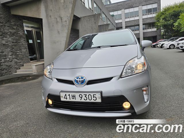 Toyota Prius 1.8 M — пробег 94 000 км — фото 2 из 5