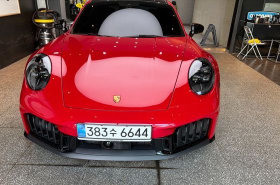 Porsche 911 Carrera 4 GTS — пробег 1 800 км — фото 1 из 5