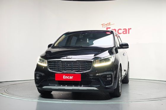 Kia Carnival 9-Seater Noblesse Special — пробег 71 158 км — фото 3 из 5