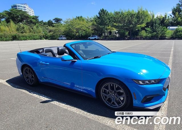Ford Mustang 2.3 Ecoboost Premium Convertible — пробег 28 300 км — фото 3 из 5