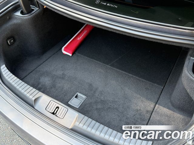 Maserati GranTurismo из Кореи Encar
