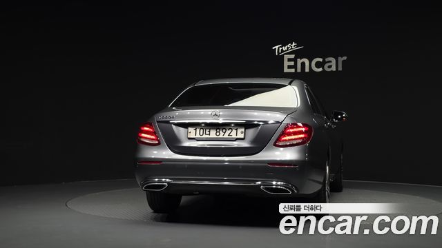 Mercedes-Benz E-Class E220d Avantgarde — пробег 229 355 км — фото 4 из 5