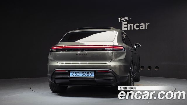 Porsche Macan 4S — пробег 14 410 км — фото 4 из 5